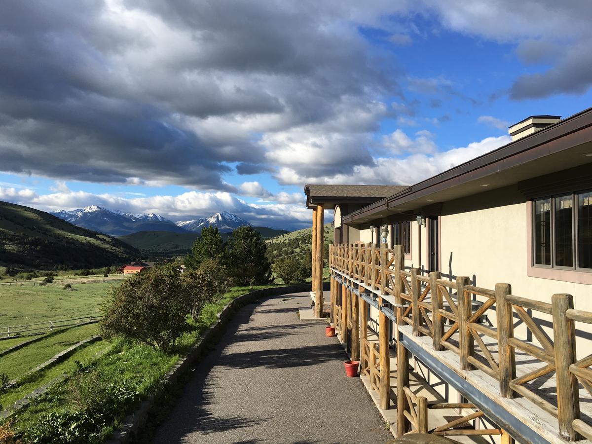 Erik's Ranch Villa Hoffman Exteriör bild
