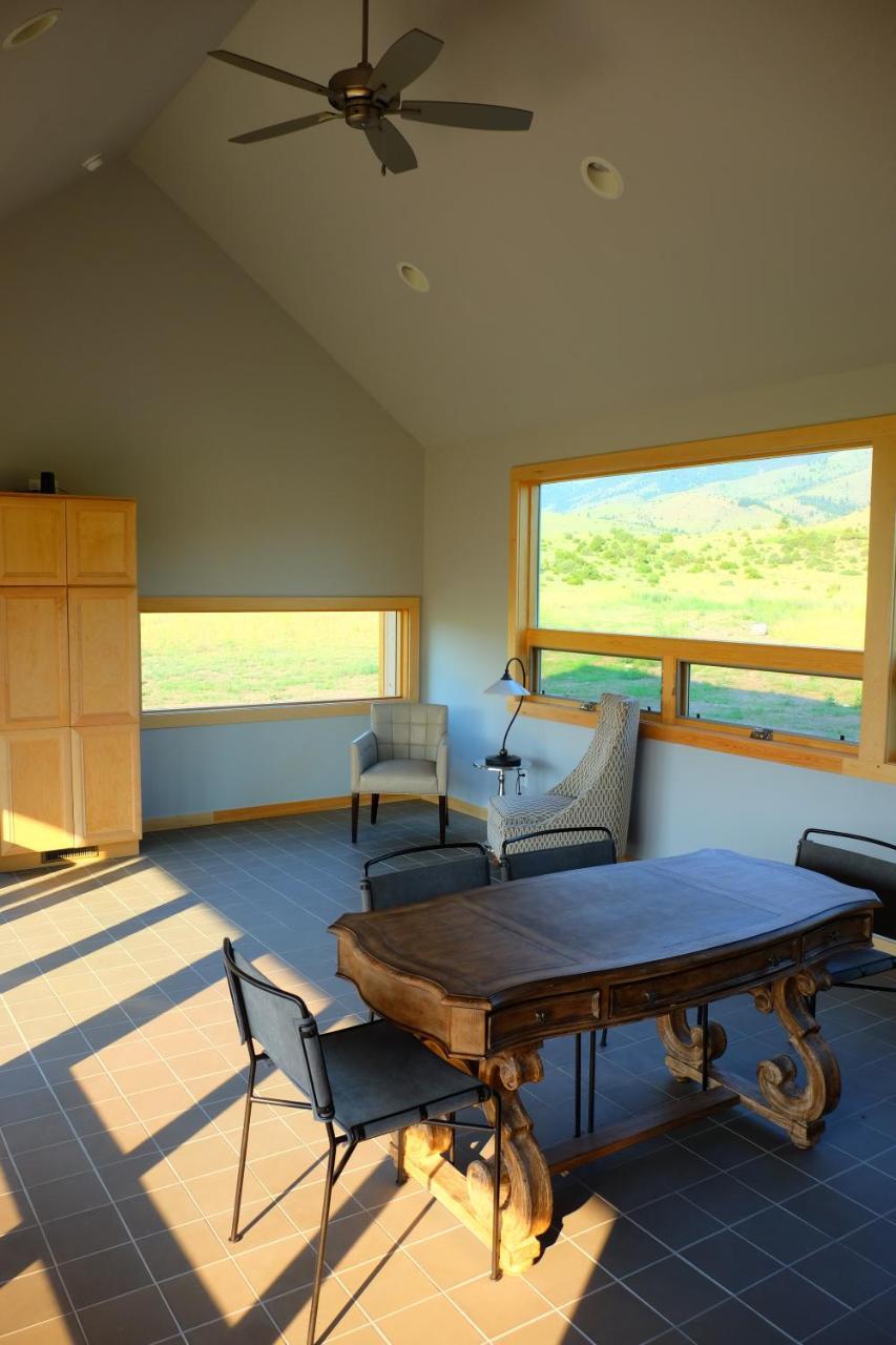 Erik's Ranch Villa Hoffman Exteriör bild